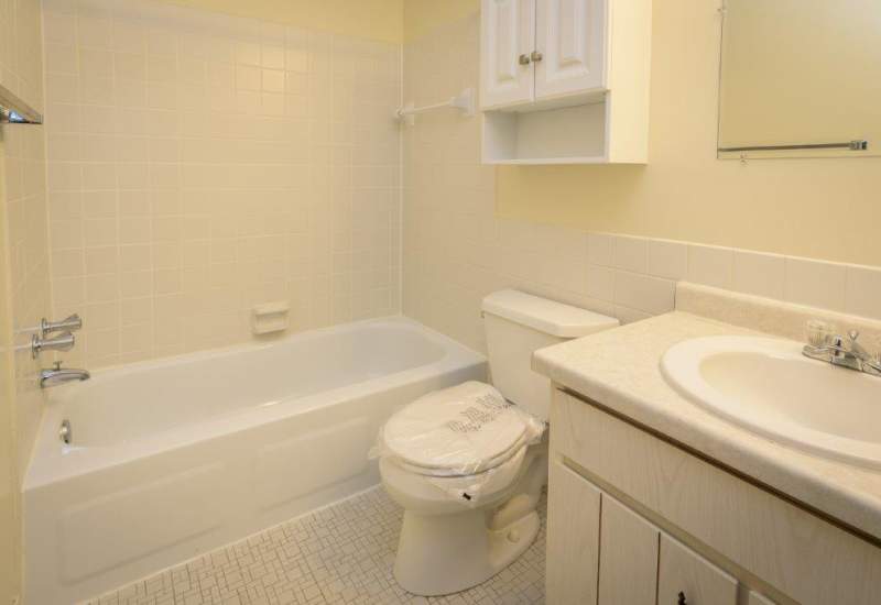 Photos Silver Oaks Apartments New Brighton, MN